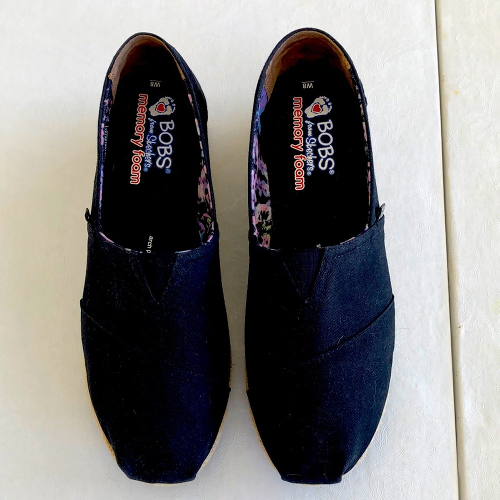 Bobs by Sketchers Womens size 8